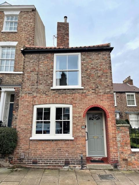 The Old Carriage House Vila York Exterior foto